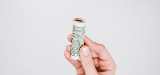 95后快递小哥拿到100万房补，为什么是他？